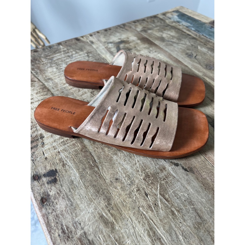 NWOB Free‎ People Slide On Rose Gold Sandals Size 8